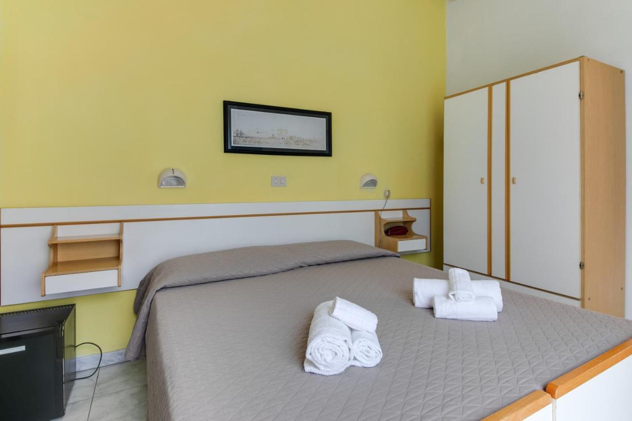Hotel Villa Merope ريميني المظهر الخارجي الصورة