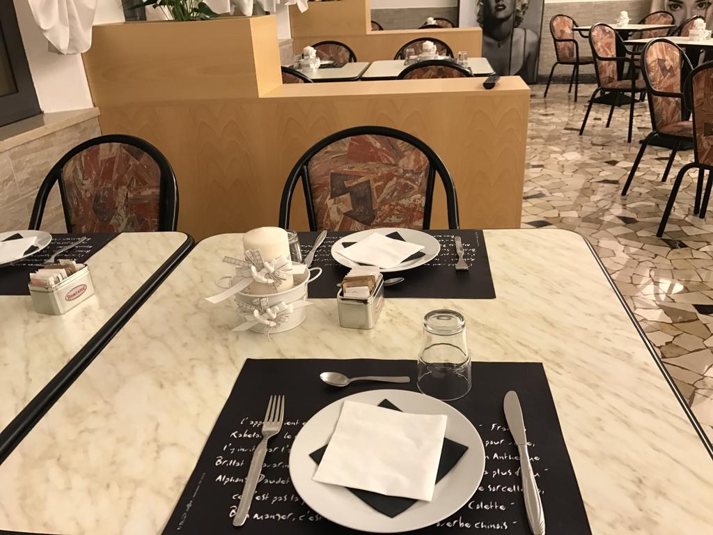 Hotel Villa Merope ريميني المظهر الخارجي الصورة